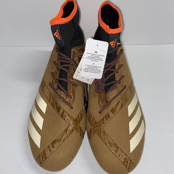 Athletic_Shoes